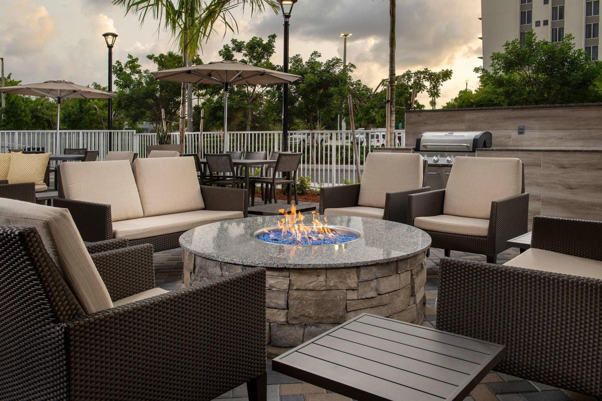 Residence Inn Doral Mall Area エクステリア 写真